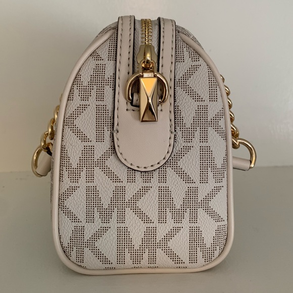 Michael Kors Blaire Extra Small Logo Satchel Cream Gold Hardware - Picture 5 of 8